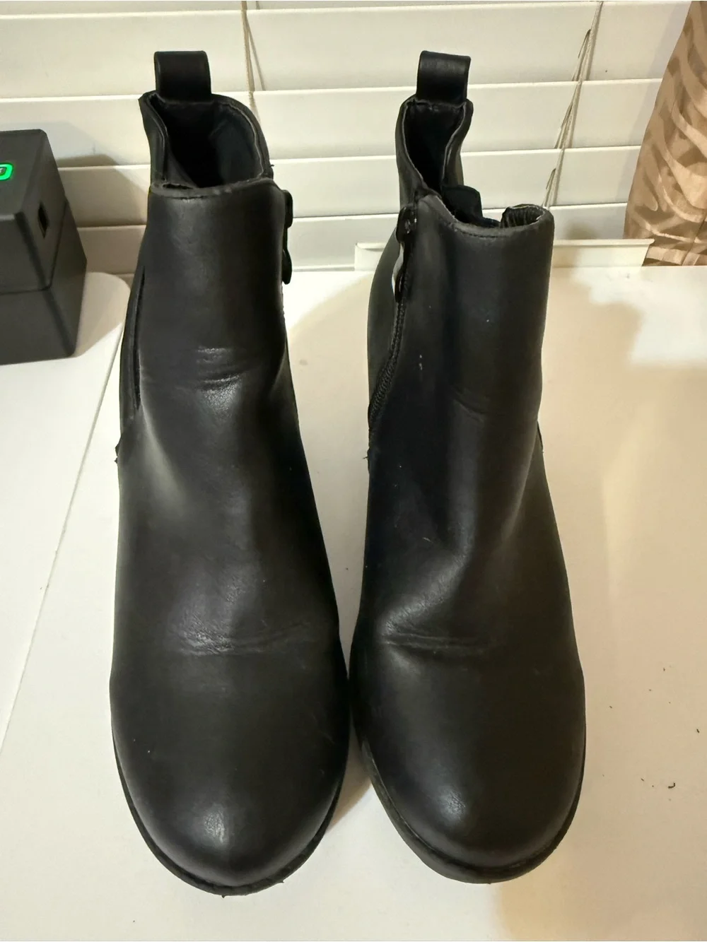 TOP Moda Black Chunky Heel Chelsea Ankle Boots